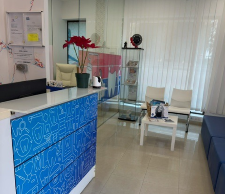 Recibidor del local de Coraldent Clínica Dental