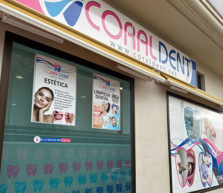 Fachada del local de Coraldent Clínica Dental